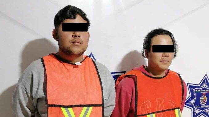 son-detenidos-por-tirar-llantas-en-la-via-publica.jpeg Son detenidos por tirar llantas en la vía pública