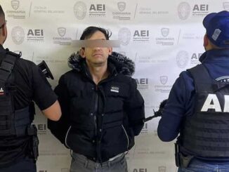 En cateo detienen a hombre por posesión de arma de fuego