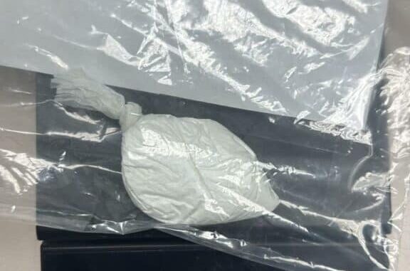detiene-aei-a-hombre-en-posesion-de-mas-de-20-gramos-de-cocaina.jpg Detiene AEI a hombre en posesión de más de 20 gramos de cocaína
