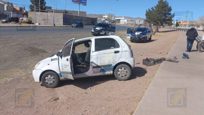 vuelca-empleado-de-la-jmas-en-la-vialidad-los-nogales.jpeg Vuelca empleado de la JMAS en la vialidad Los Nogales