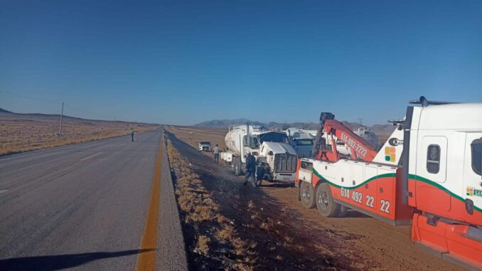 abren-carriles-en-carretera-a-juarez-tras-accidente-de-pipa-cargada-con-gasolina.jpg Abren carriles en carretera a Juárez tras accidente de pipa cargada con gasolina