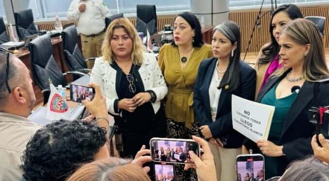 morena-protege-a-un-agresor-diputadas-brenda-rios-y-leticia-ortega-abandonan-sesion-para-evitar-exhorto-contra-cuauhtemoc-blanco.jpeg Morena protege a un agresor: diputadas Brenda Ríos y Leticia Ortega abandonan sesión para evitar exhorto contra Cuauhtémoc Blanco