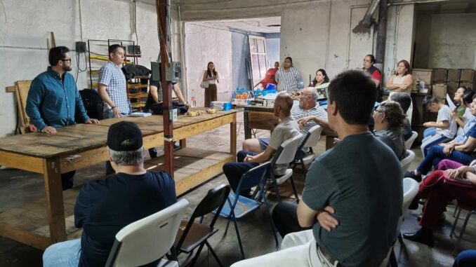 sostiene-reunion-policia-municipal-y-vecinos-de-santa-rosa-para-mas-seguridad-en-la-colonia.jpeg Sostiene reunión Policía Municipal y vecinos de Santa Rosa para más seguridad en la colonia