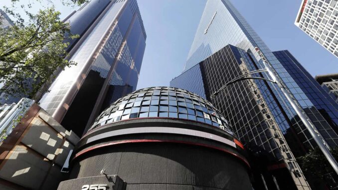 bolsa-de-mexico-cae-188-contrario-al-alza-en-indices-en-eeuu-tras-comentarios-de-trump.jpg Bolsa de México cae 1.88%, contrario al alza en índices en EE.UU. tras comentarios de Trump