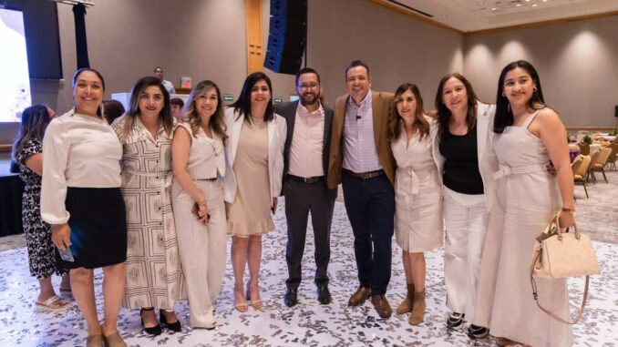celebra-alcalde-a-mamas-colaboradoras-del-municipio-por-su-dia.jpeg Celebra alcalde a mamás colaboradoras del Municipio por su día