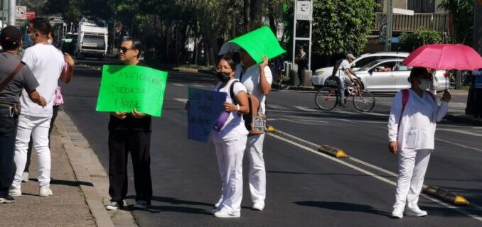 blqoueo-de-trabajadores-del-sector-salud-en-cdmx-696x320.jpg