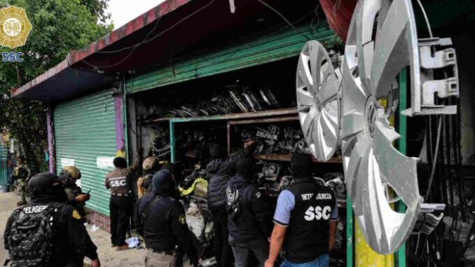 aseguran-11-toneladas-de-autopartes-en-cateos-contra-robo-de-vehiculos-en-iztapalapa-696x392.jpg